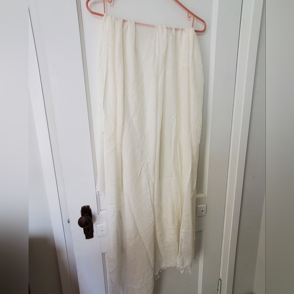 Women's lightweight cotton summer scarf or wrap - Picture 2 of 2